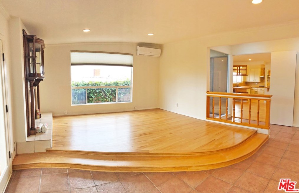 3454 Cloudcroft Dr, Malibu CA  90265-5632 exterior