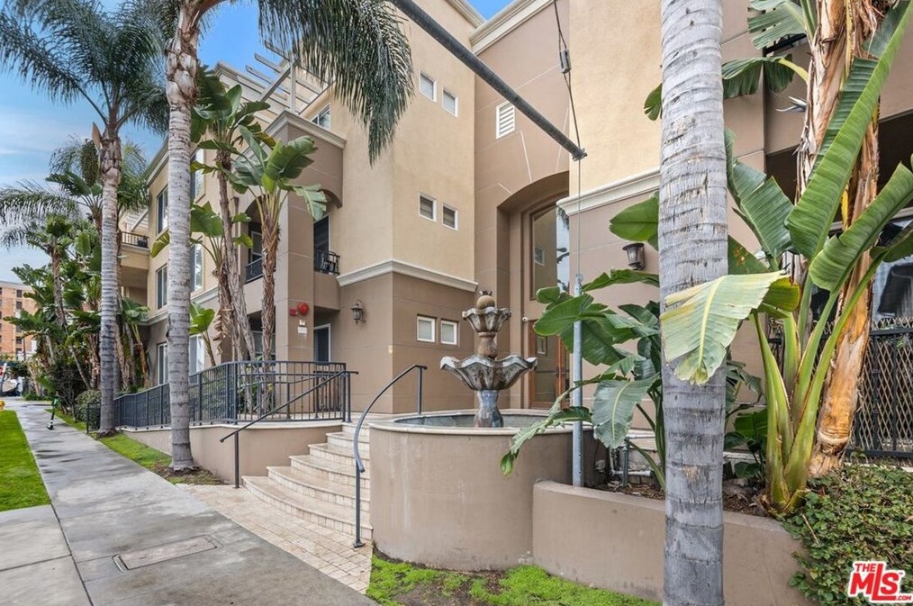 4568 W 1st St #102, Los Angeles, CA 90004