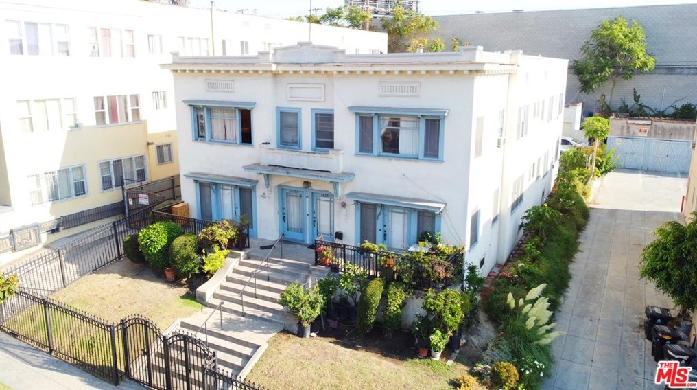 2826 Leeward Ave, Los Angeles, CA 90005-1105