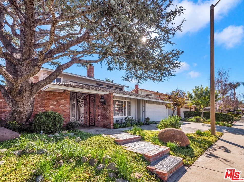 31956 Doverwood Ct, Thousand Oaks, CA 91361-4110