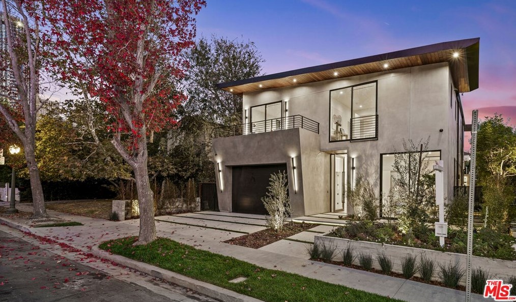 10330 Calvin Ave, Los Angeles, CA 90025-6002
