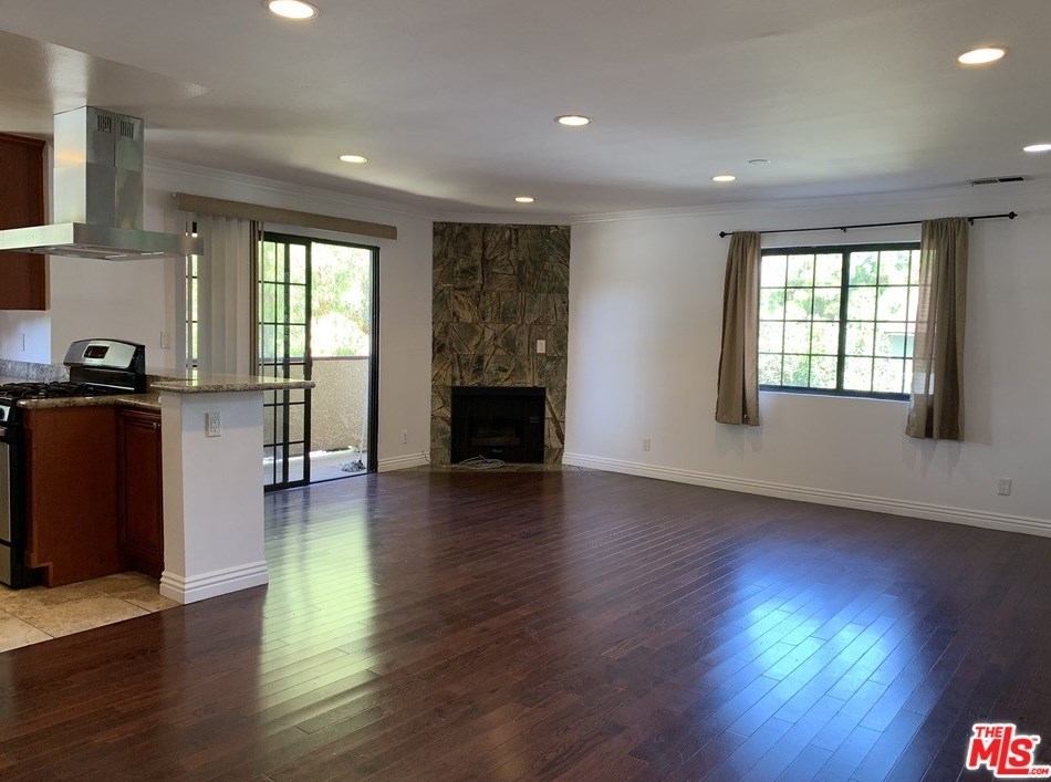 3948 Bentley Ave, Los Angeles, CA 90232-3951