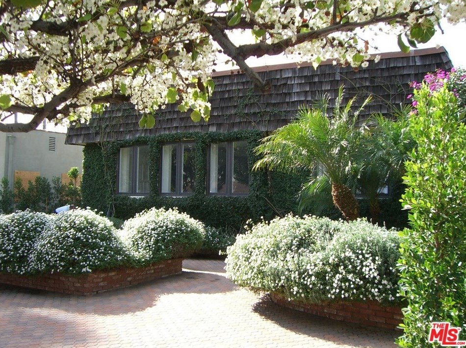 1607 Courtney Ave, Los Angeles, CA 90046