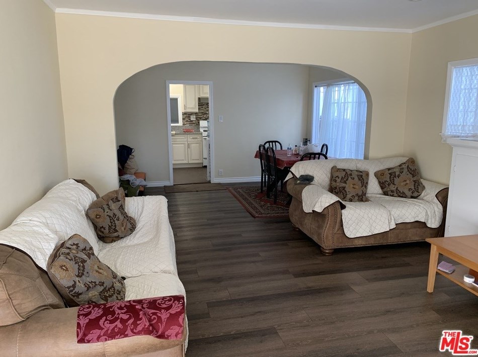 2516 Harcourt Ave, Los Angeles, CA 90016-2825