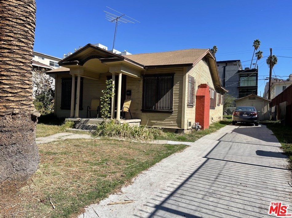 1216 Orange Dr, Los Angeles, CA 90019-1544