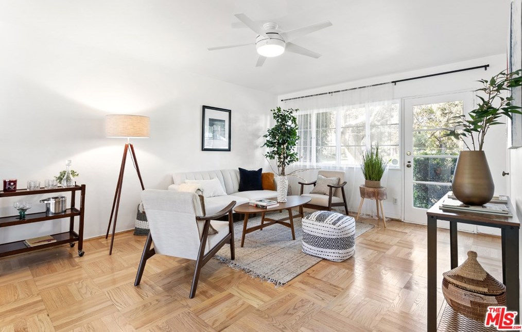 5114 Village Dr, Los Angeles, CA 90016-1638