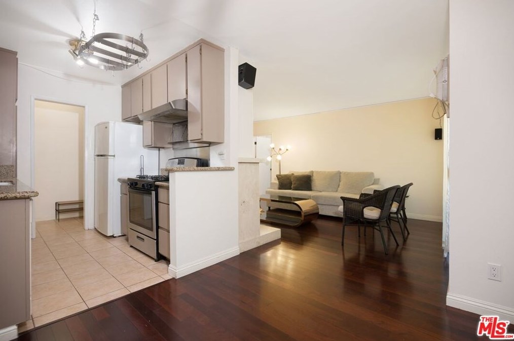 12030 Rochester Ave #206, Los Angeles, CA 90025