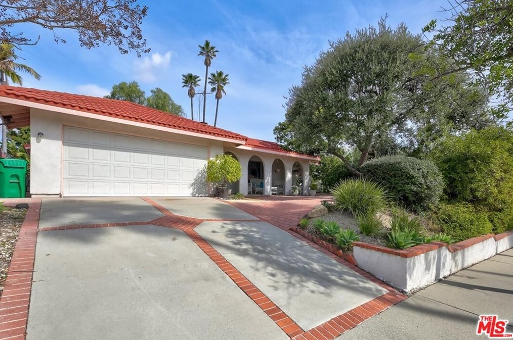 23995 Minnequa Dr, Pomona, CA 91765-1445