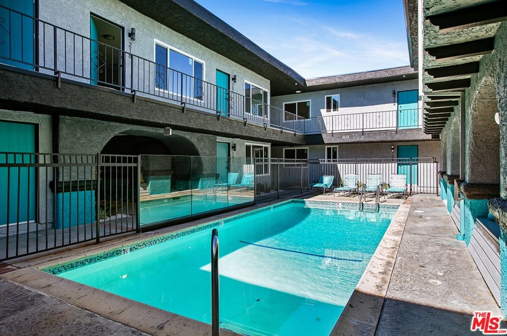 6640 Woodley Ave #103, Van Nuys, CA 91406