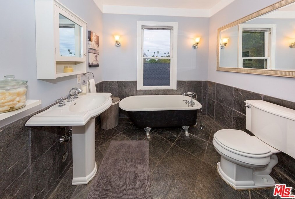 1046 Garfield Ave, Pasadena CA 91104-3532 exterior