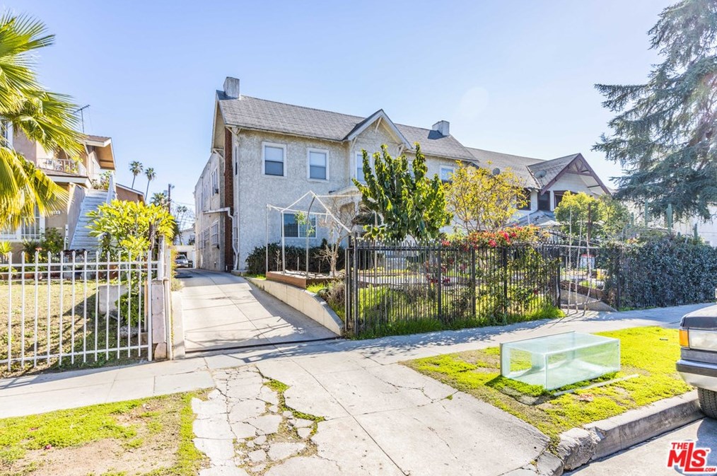 1146 Norton Ave, Los Angeles, CA 90019-3193