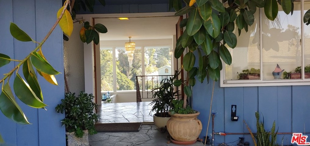 6228 Rockcliff Dr, Los Angeles, CA 90068-1652