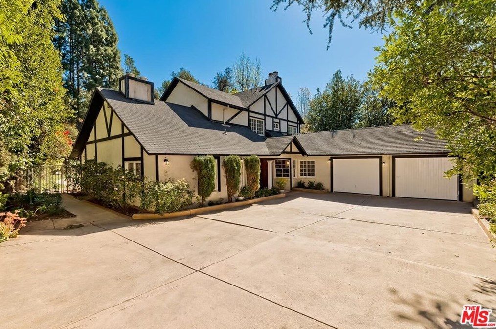 1110 Bundy Dr, Los Angeles, CA 90049-1513