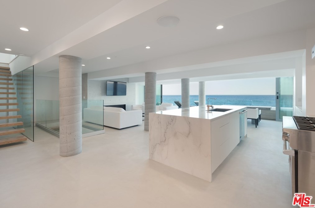 24864 Malibu Rd, Malibu, CA 90265-4617