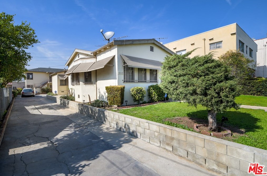 1315 Kingsley Dr, Los Angeles, CA 90027-5740