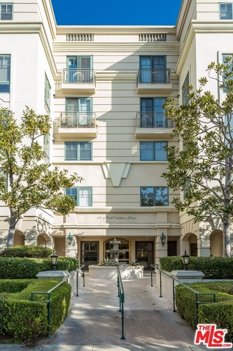 430 Oakhurst Dr, Beverly Hills, CA 90210-5742