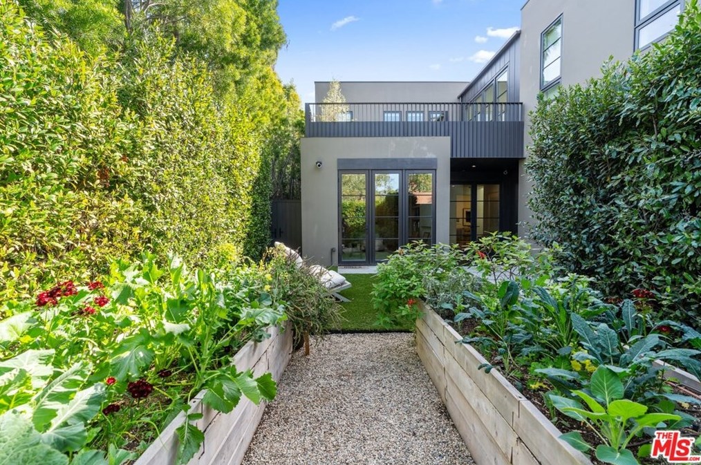 824 Citrus Ave, Los Angeles, CA 90036-4931