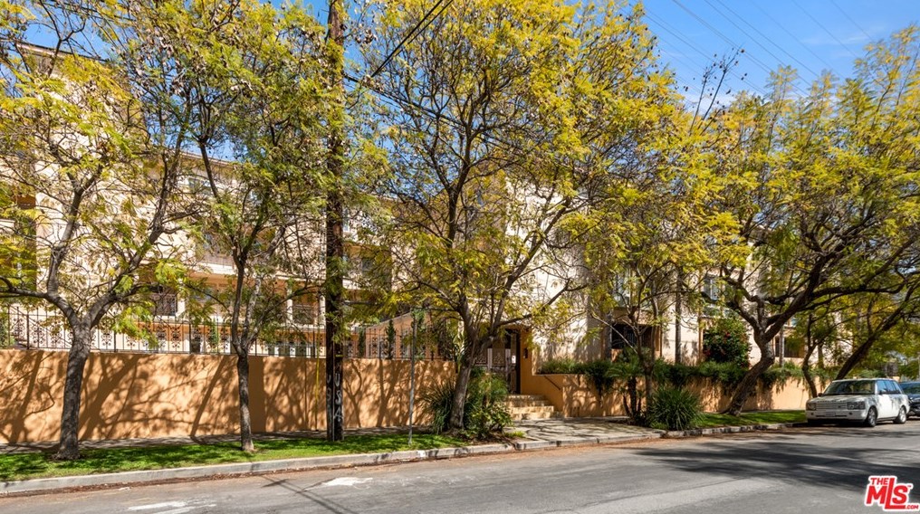 1000 Westgate Ave, Los Angeles CA  90049-5961 exterior