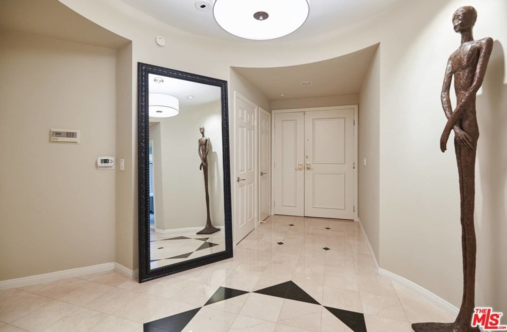 121 N Almont Dr #103, Beverly Hills, CA 90211