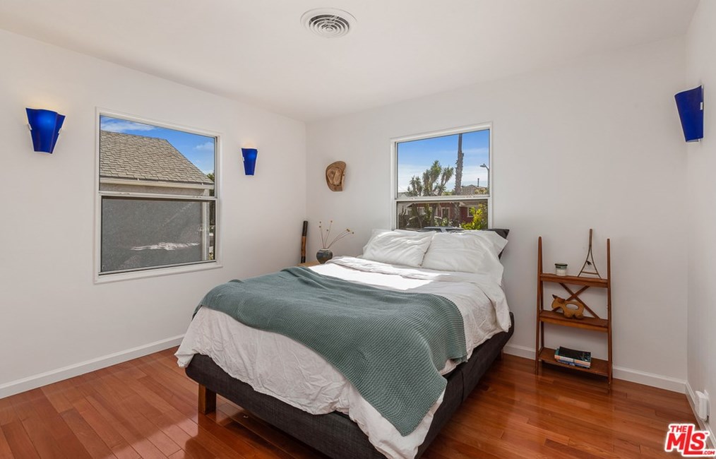 8101 Handley Ave, Los Angeles CA 90045-3323 exterior