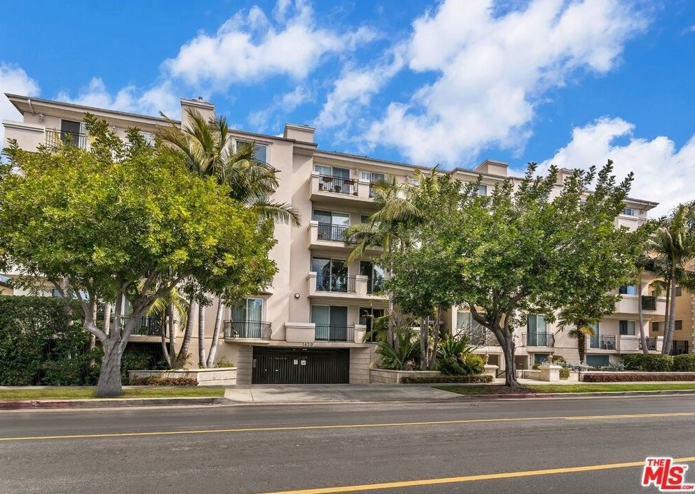 1450 Beverly Dr, Los Angeles CA  90035-3075 exterior