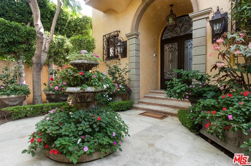 703 Palisades Beach Rd, Santa Monica, CA 90402