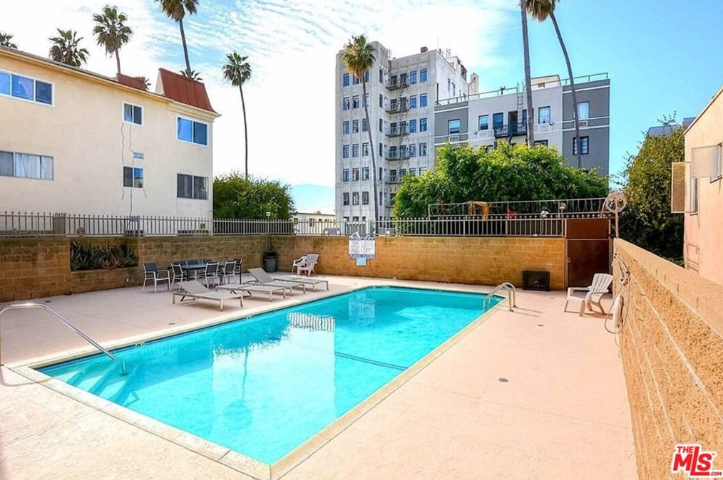 533 St Andrews Pl, Los Angeles CA  90004-2511 exterior