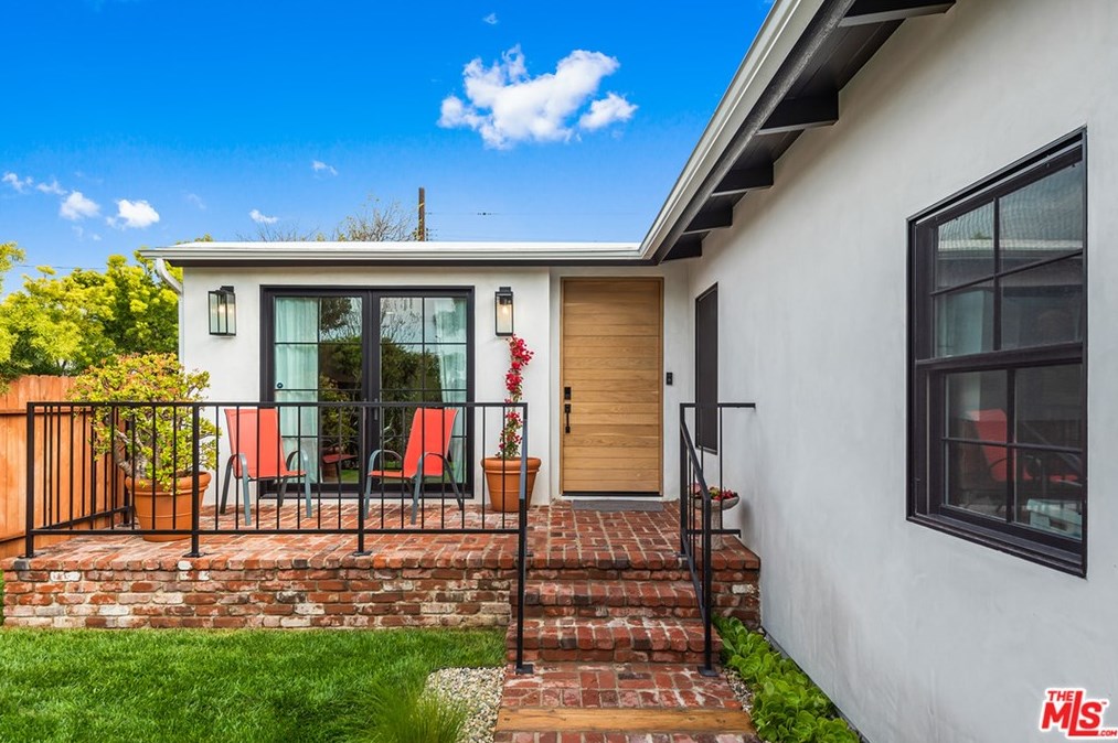 7437 82nd St, Los Angeles, CA 90045-2307