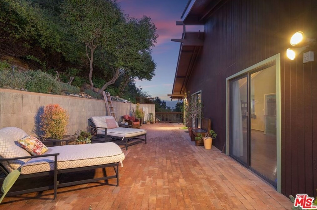 3241 Hillock Dr, Los Angeles, CA 90068-1427