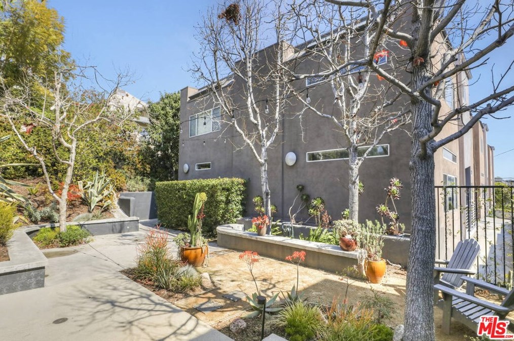 2732 Auburn St, Los Angeles, CA 90039-4300
