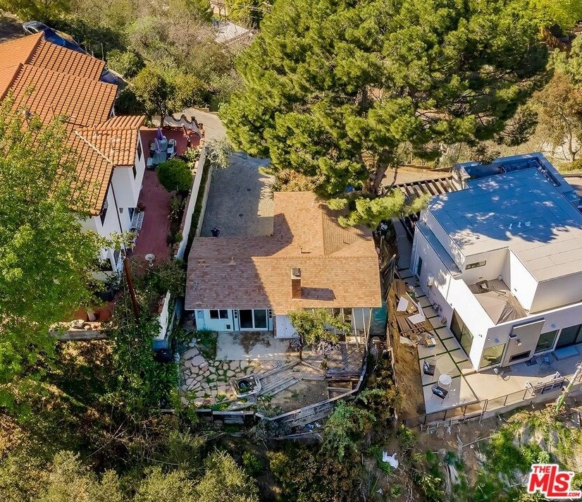 8515 Cres Dr, Los Angeles CA  90046-1807 exterior