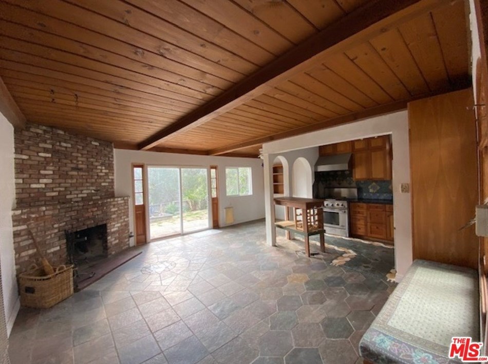 8515 Cres Dr, Los Angeles CA  90046-1807 exterior