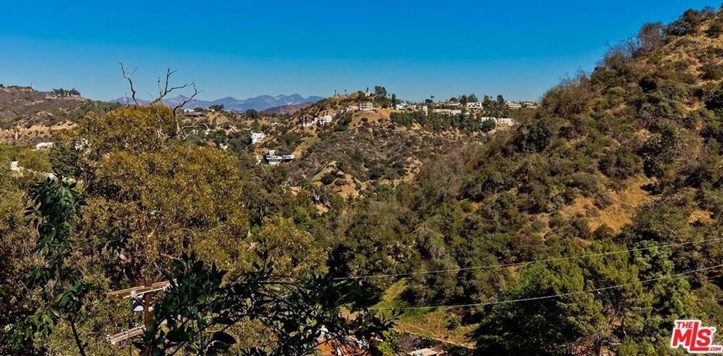 8515 Cres Dr, Los Angeles CA  90046-1807 exterior