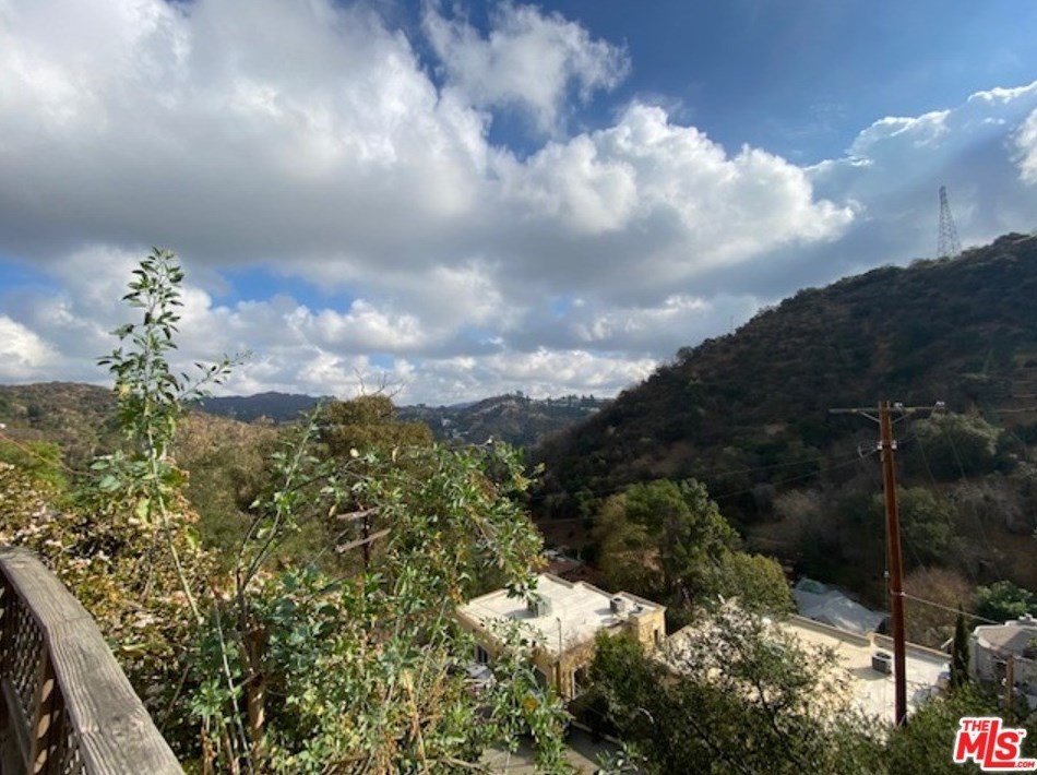 8515 Cres Dr, Los Angeles CA  90046-1807 exterior