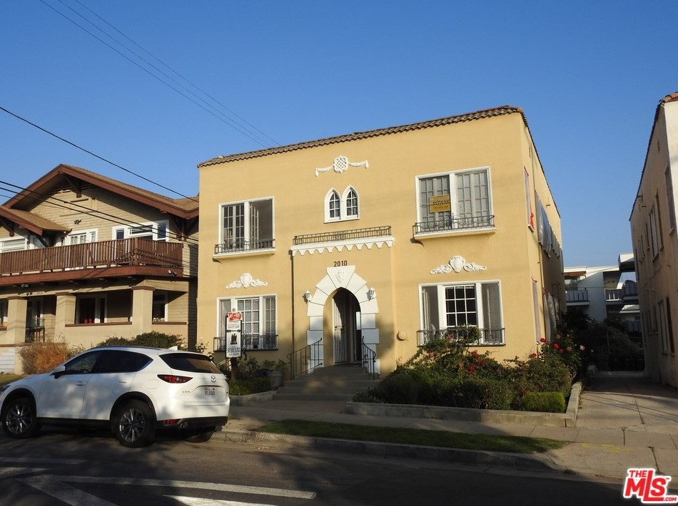 2010 Commonwealth Ave, Los Angeles, CA 90027-2854