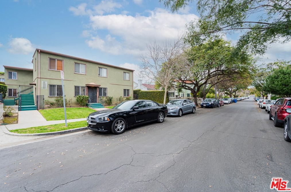 1861 Sycamore Ave, Los Angeles, CA 90019-5340