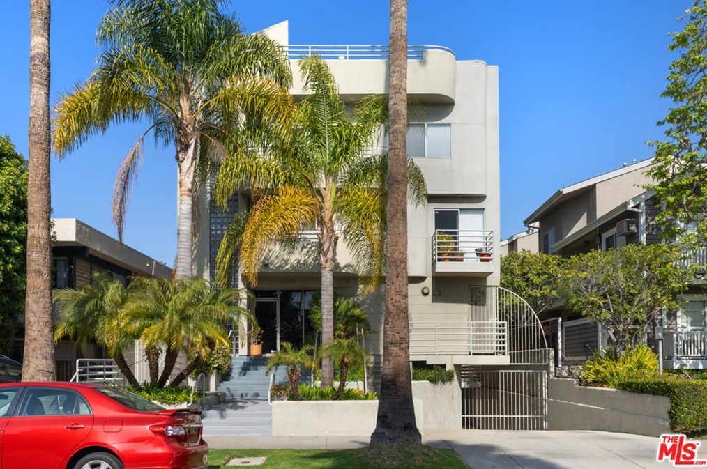 3622 Clarington Ave, Los Angeles CA  90034-5095 exterior