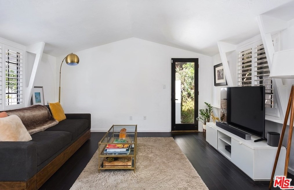 1526 Beverly Glen Blvd, Los Angeles, CA 90077-3130