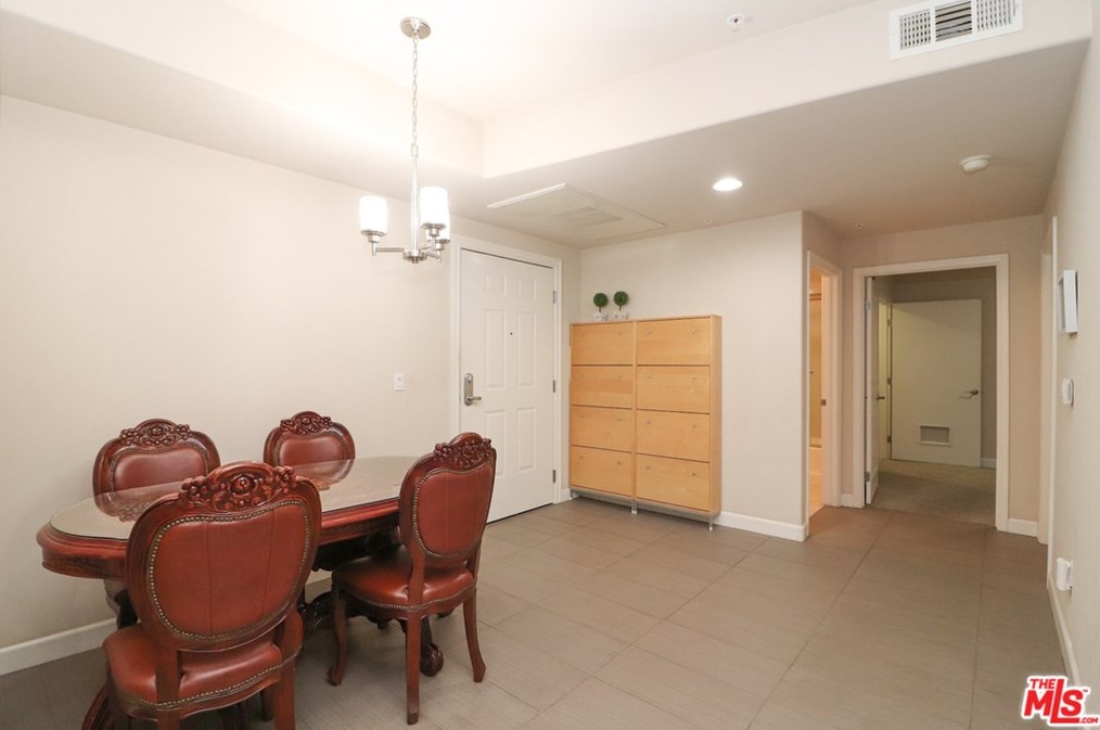 2321 W 10th St #203, Los Angeles, CA 90006