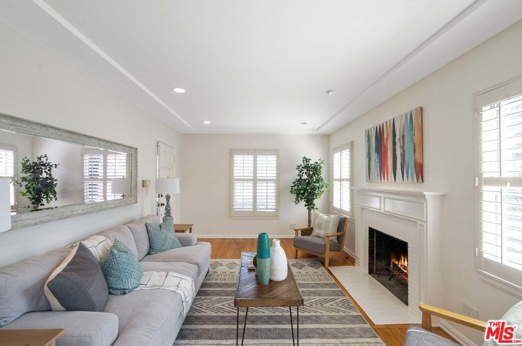8027 Westlawn Ave, Los Angeles, CA 90045-2750