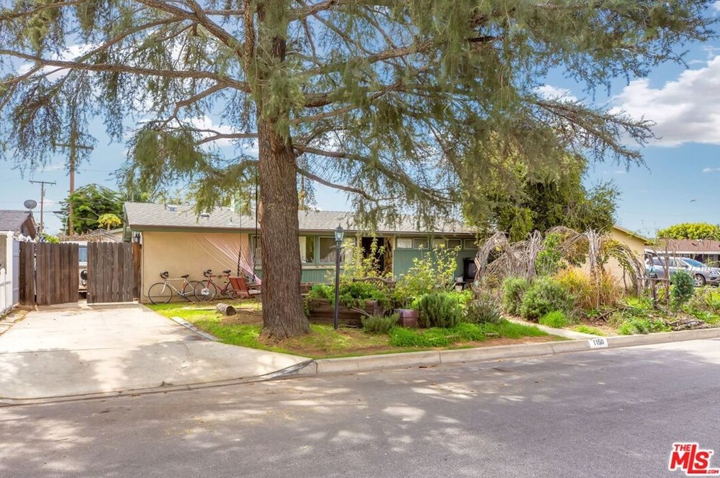 1150 W Grovecenter St, Covina, CA 91722