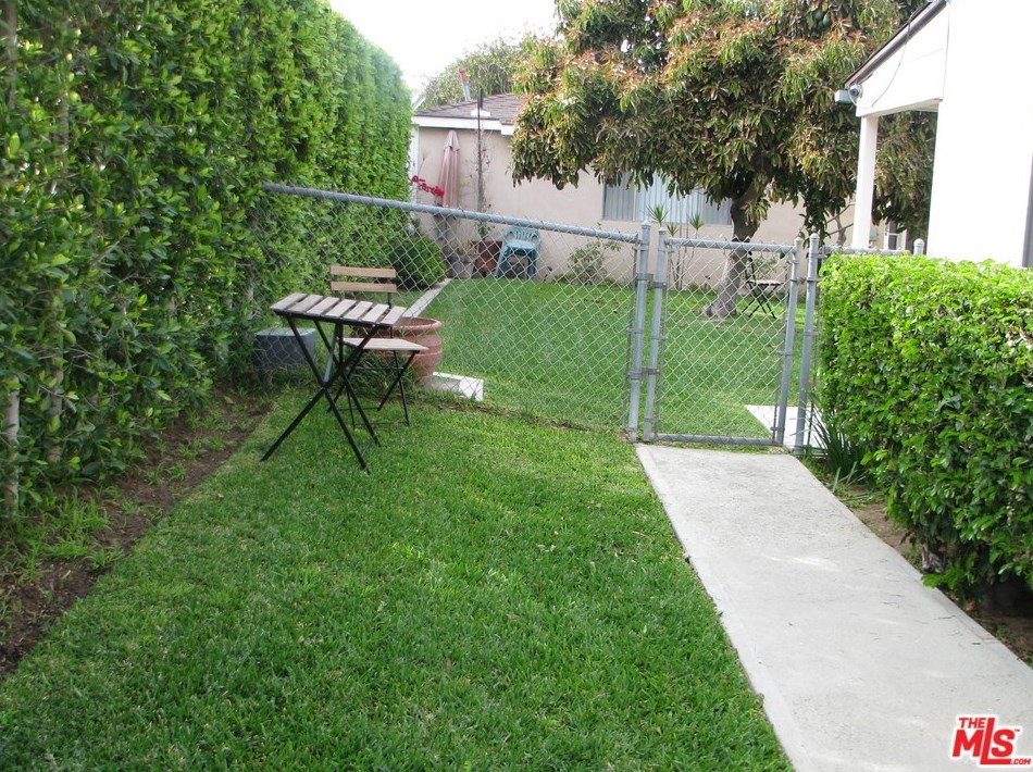 8409 Kittyhawk Ave, Los Angeles CA  90045-4228 exterior