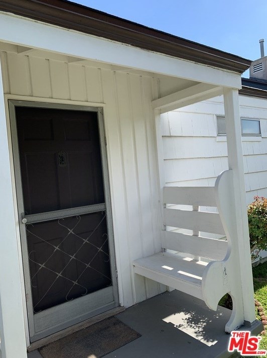 8409 Kittyhawk Ave, Los Angeles CA  90045-4228 exterior