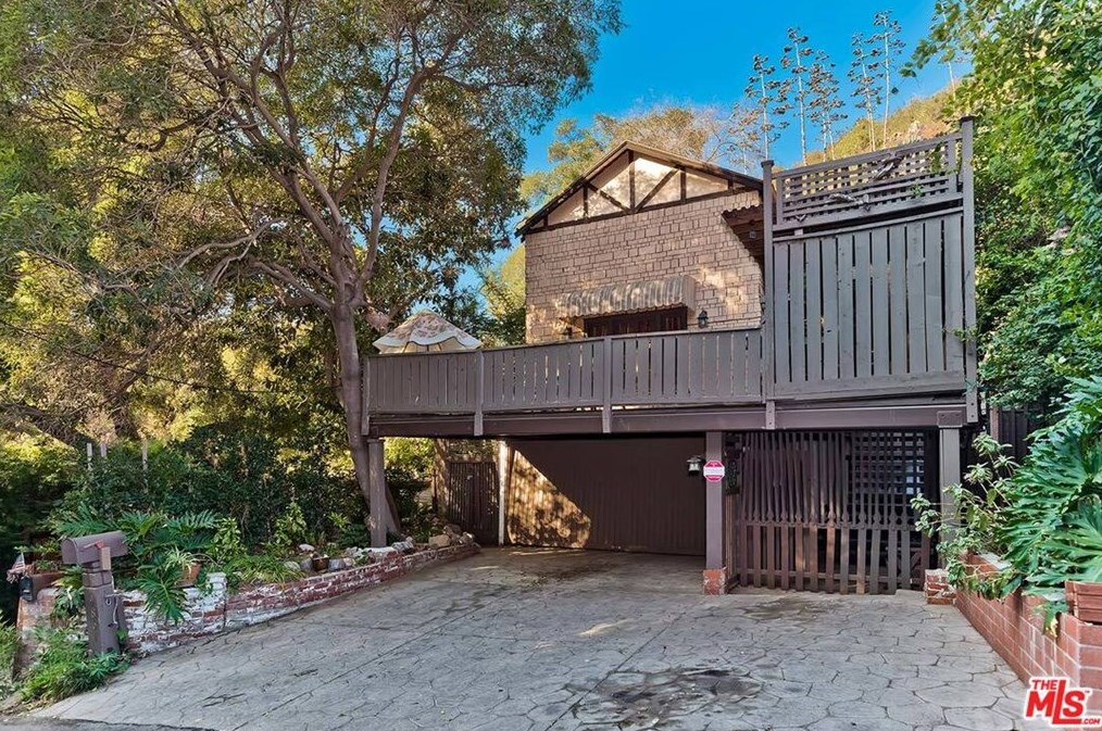 9861 Easton Dr, Beverly Hills, CA 90210-1416