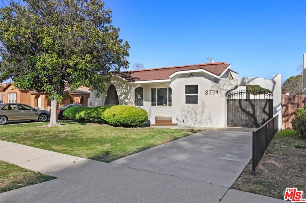 8734 La Salle Ave, Los Angeles, CA 90047-3319