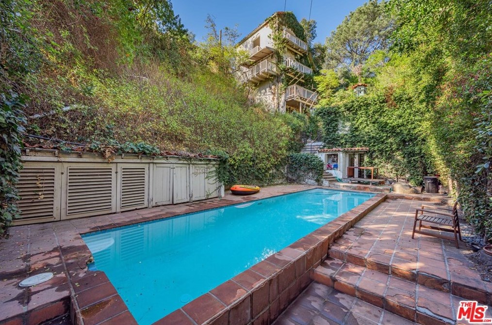 2405 Holly Dr, Los Angeles, CA 90068-2713