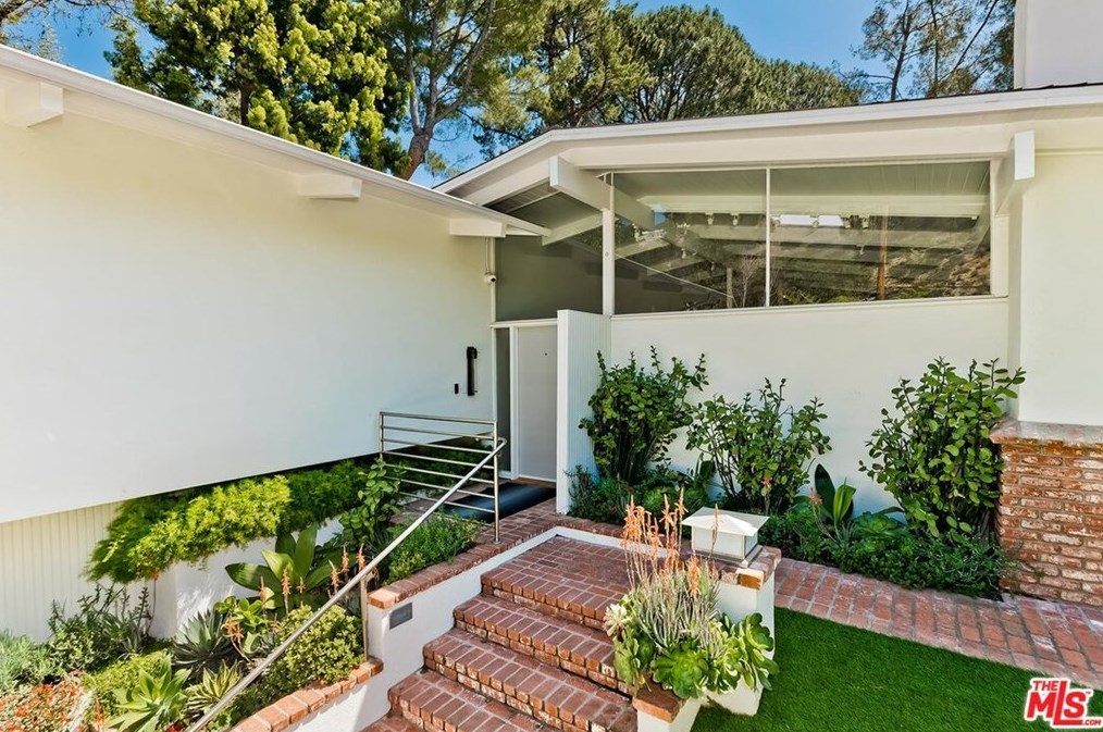 2706 Ellison Dr, Beverly Hills, CA 90210-1208