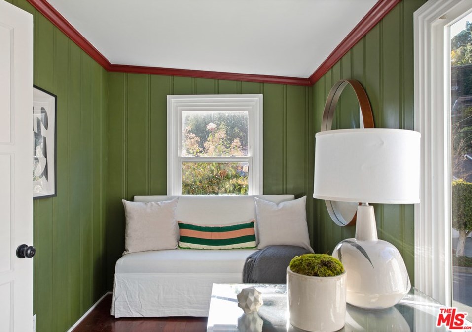 2322 Canyon Dr, Los Angeles CA  90068-2412 exterior