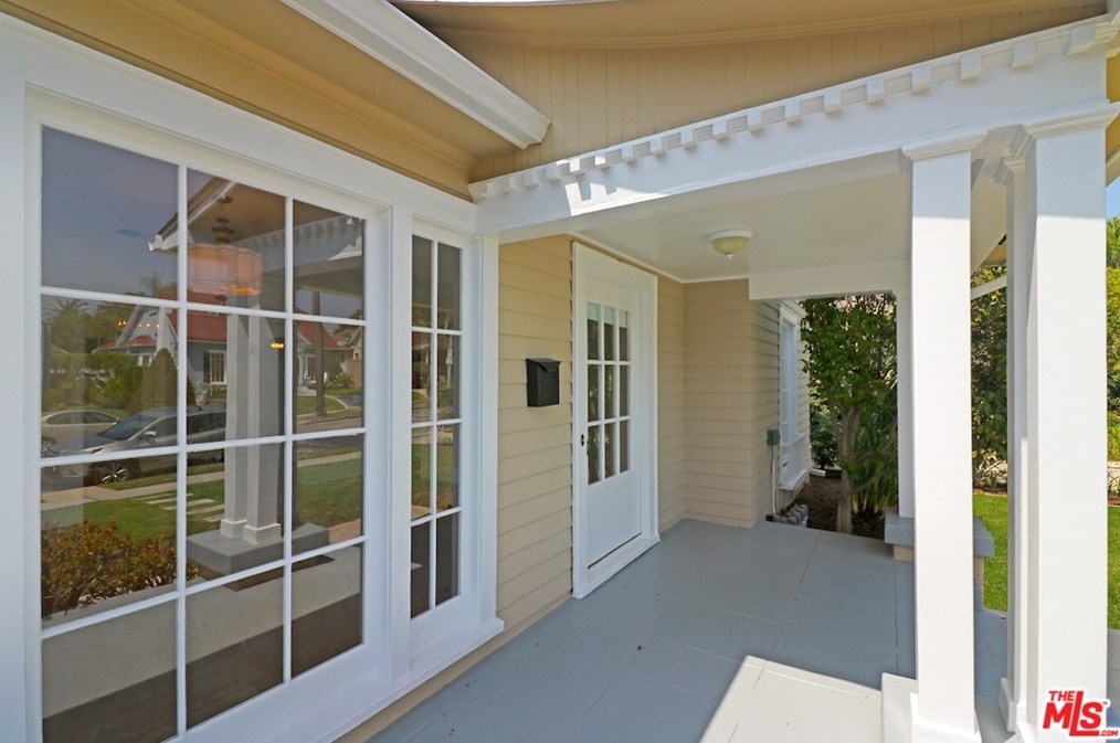 523 Gower St, Los Angeles CA  90004-1301 exterior