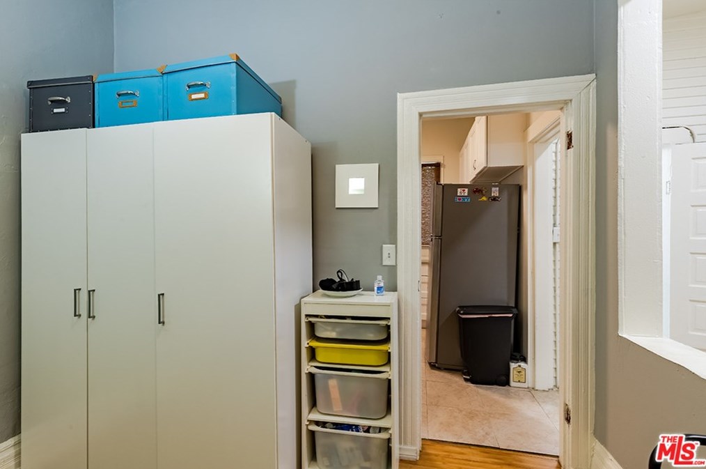 1633 12th Pl, Los Angeles CA  90015-1971 exterior